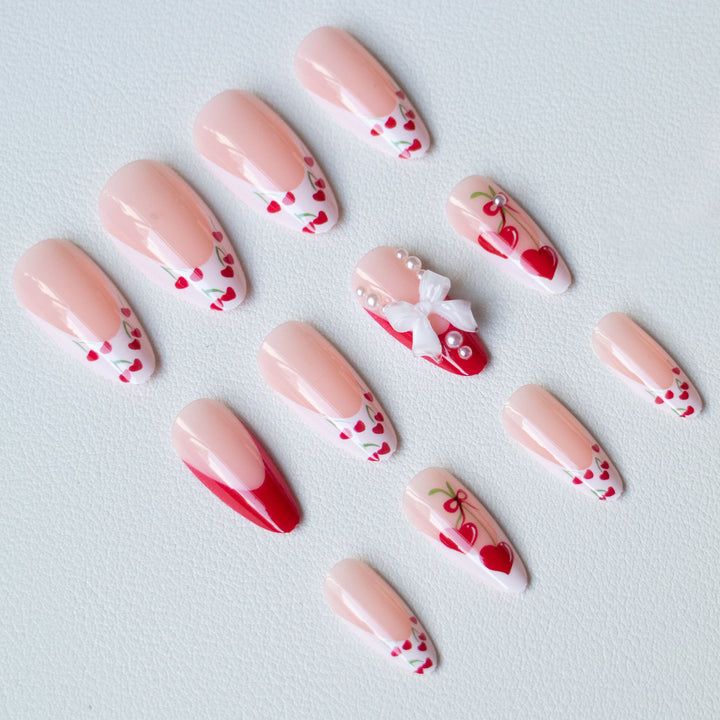 Dekoratives Herz-Motiv Nagelkunst-Set