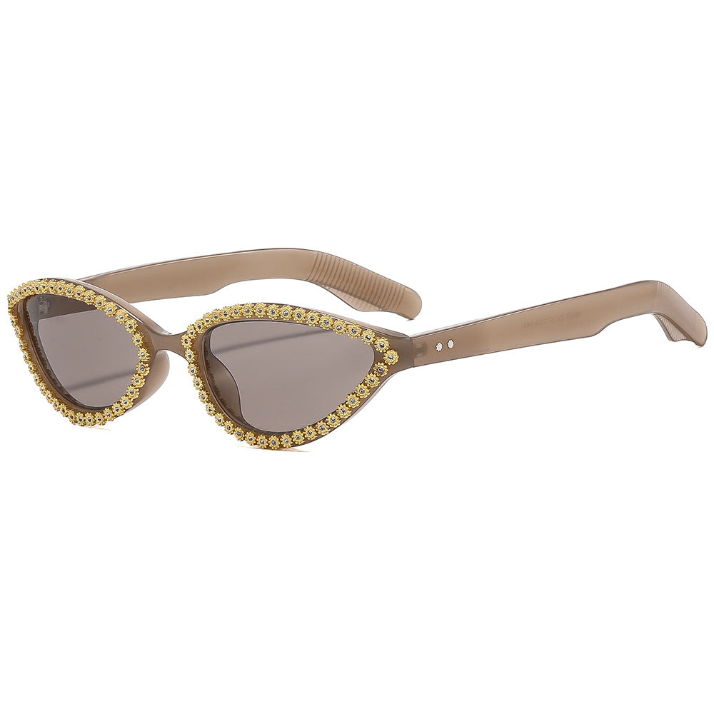 Damen Glamouröse Cat-Eye-Sonnenbrille mit funkelnden Blumenakzenten Karnz