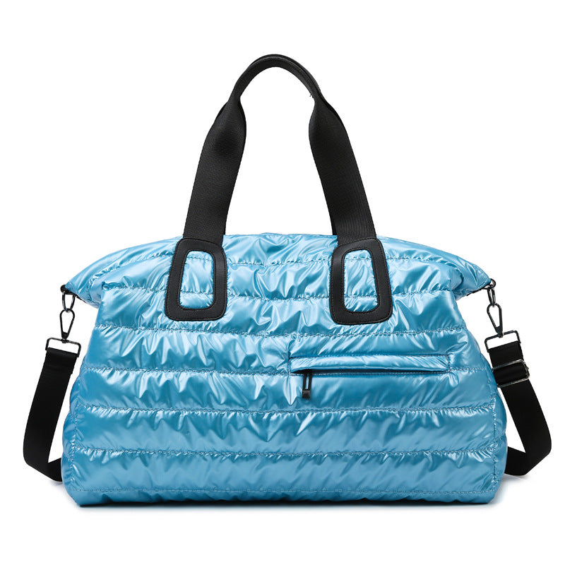 Stylische Puffer-Wochenend-Tasche