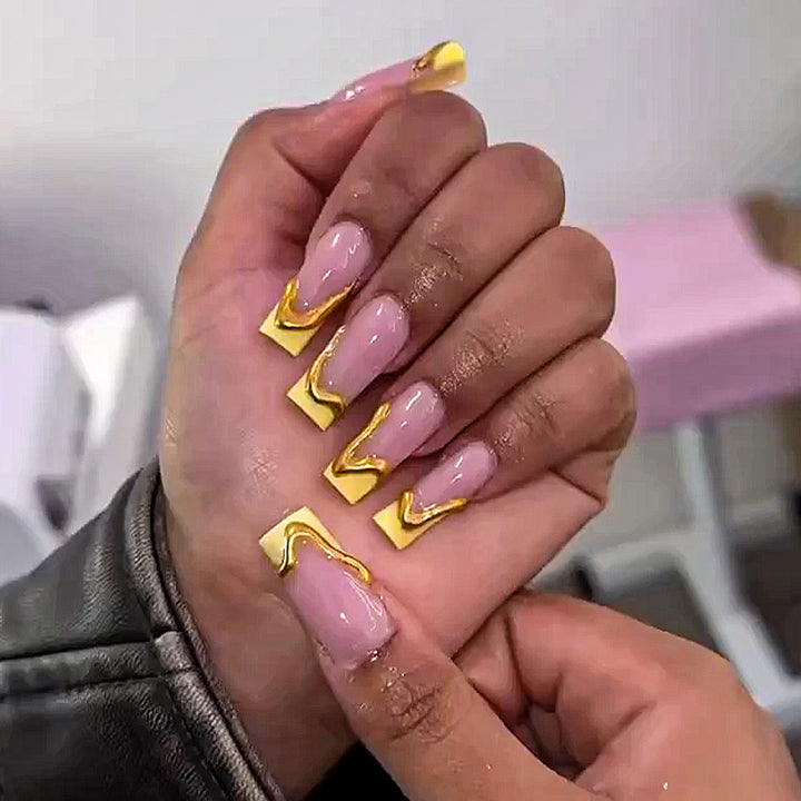 Kunstvoller Nageldesign Karnz