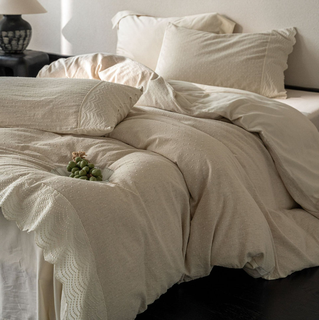 Gekräuselte Spitze Trim gesteppte Baumwoll-Bettüberwurf Set mit gepunkteter Matelassé-Textur