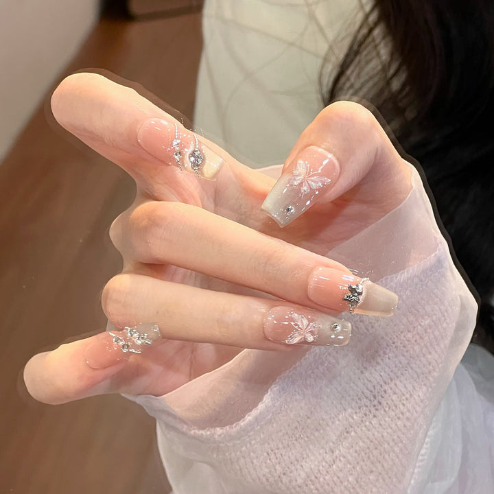 Elegante dekorative Press-On Nail Set Karnz