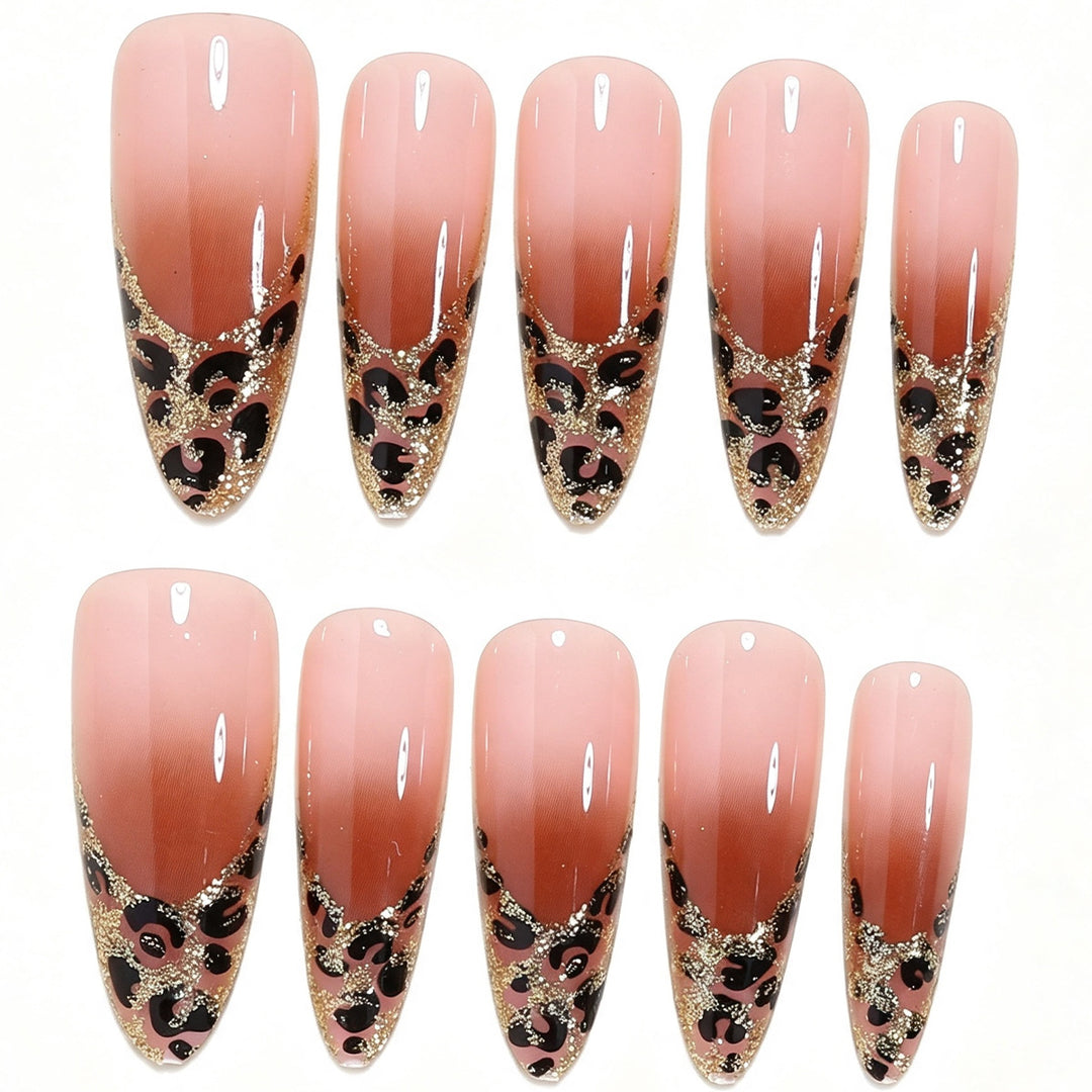 Elegantes Stiletto-Nagelkunstset mit Gold- und Leopardenakzenten Karnz