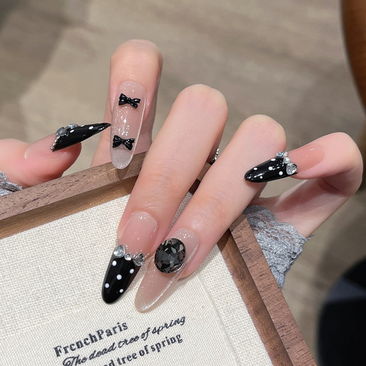 Dekorative mit Strass verzierte Press-On Nagelerweiterungen Karnz