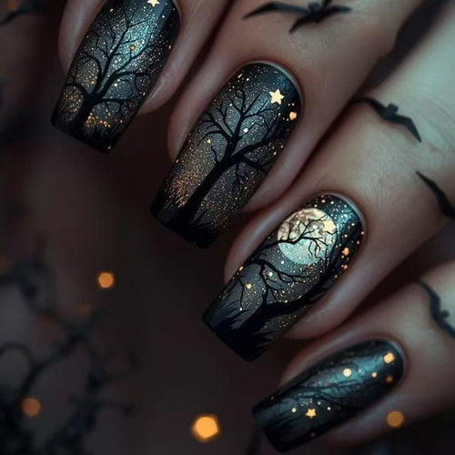 Kreative Kunstnägel mit Midnight Forest Design Karnz