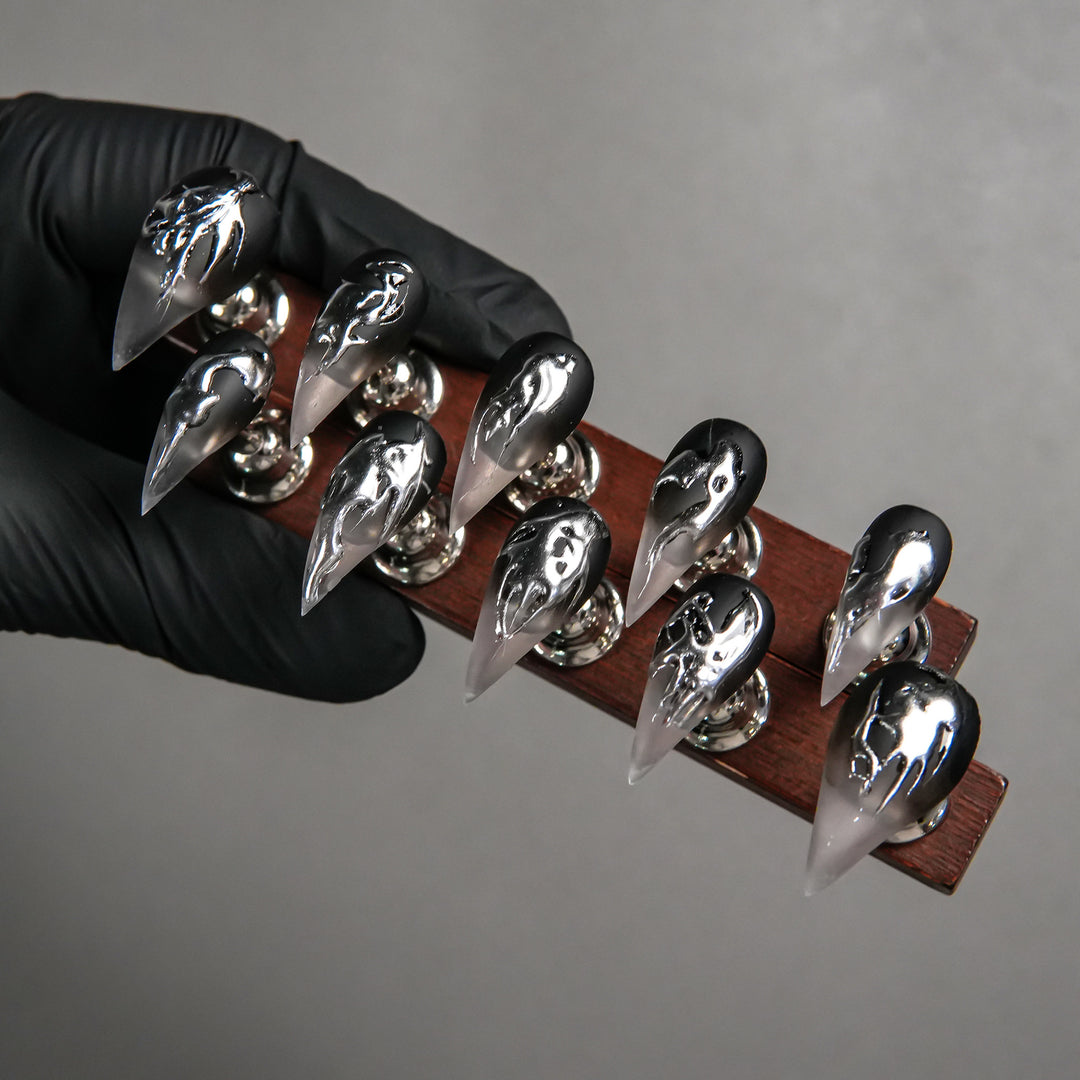Künstlerisches Stilett-Press-On-Nagelset mit einzigartigem gotischem Design