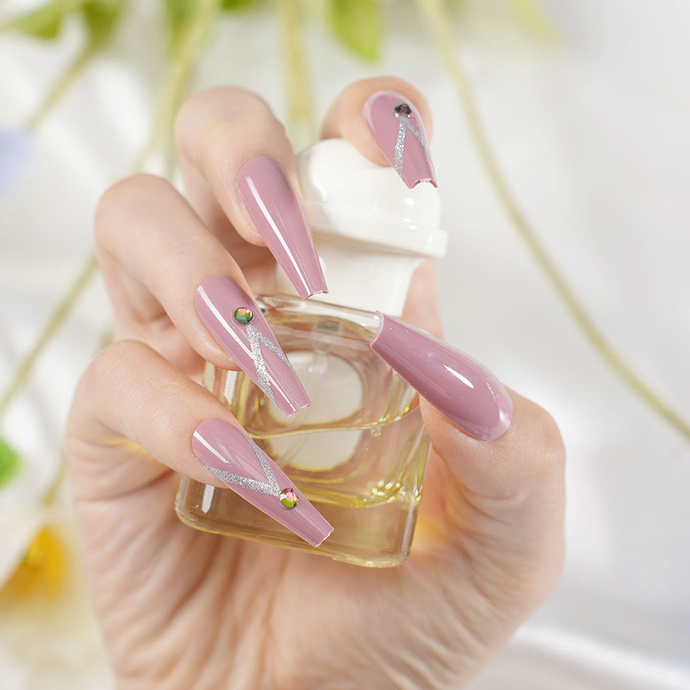 Glamouröse Stiletto-Nagelspitzen Karnz