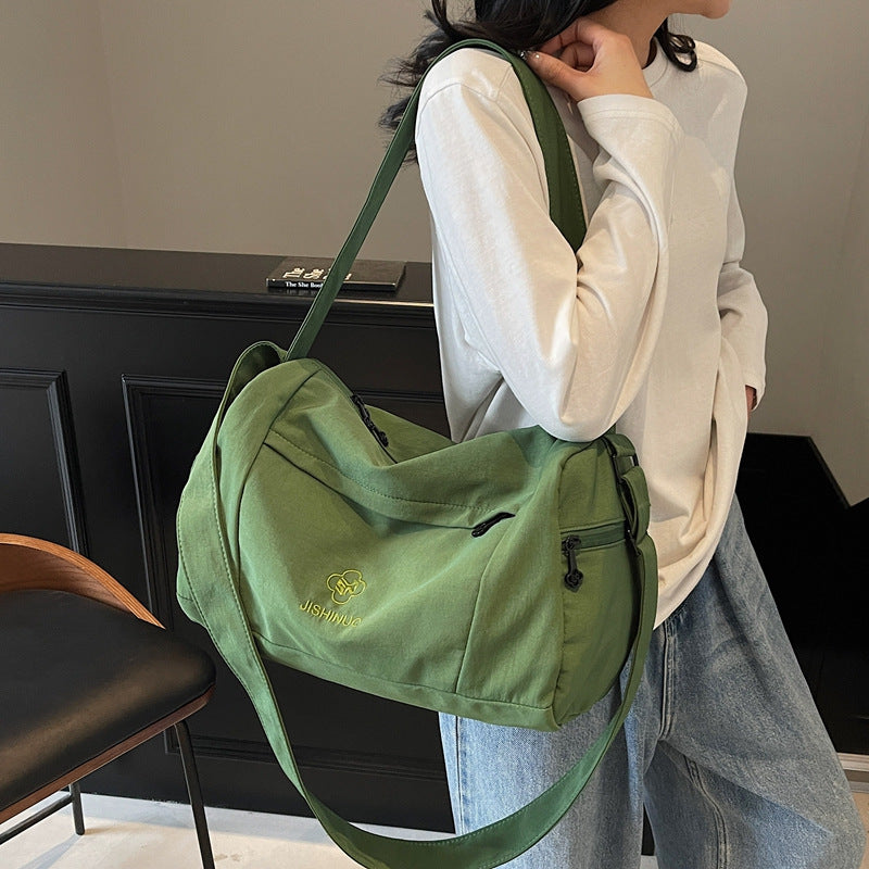 Stylische leichte Duffel Karnz