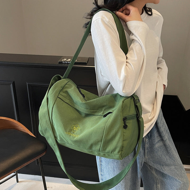 Stylische leichte Duffel Karnz