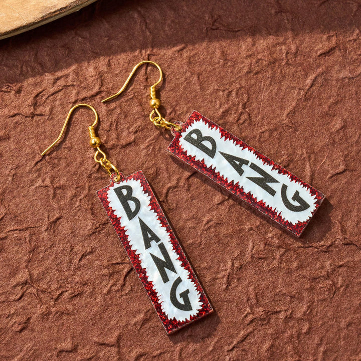 Skurrile, von Wörtern inspirierte Dangle Ohrringe Karnz