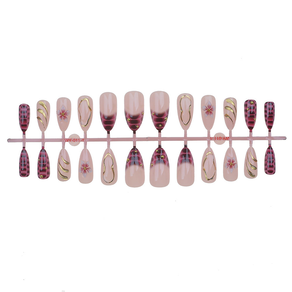 Künstlerisches Press-On-Nageldesign-Set Karnz