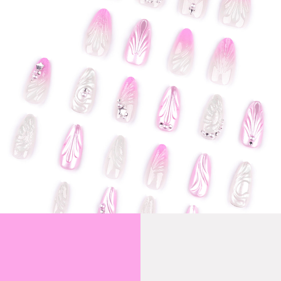Künstliche Nagelkunst mit elegantem Swirl-Design und Perlenverzierungen Karnz