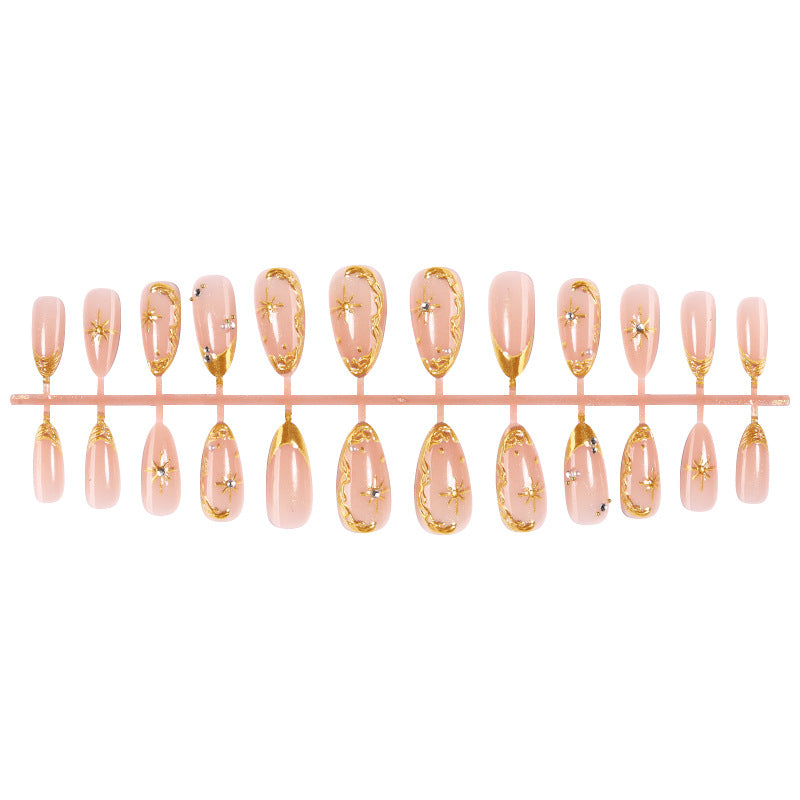 Dekoratives Druck-Nagelkunst-Set mit goldenen Akzenten Karnz