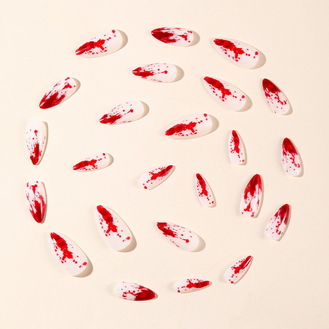 Gothic Blut-Spritzer Nagelkunst Extensions Karnz