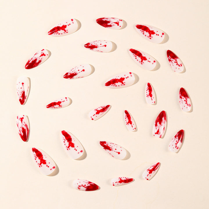 Gothic Blut-Spritzer Nagelkunst Extensions Karnz