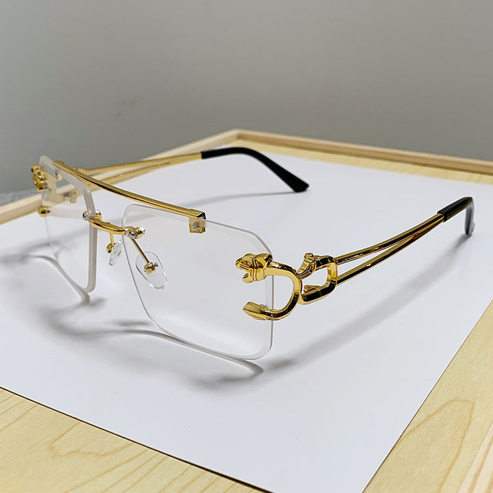 Damen Brille mit extravagantem Rahmen und luxuriösen Akzenten Karnz