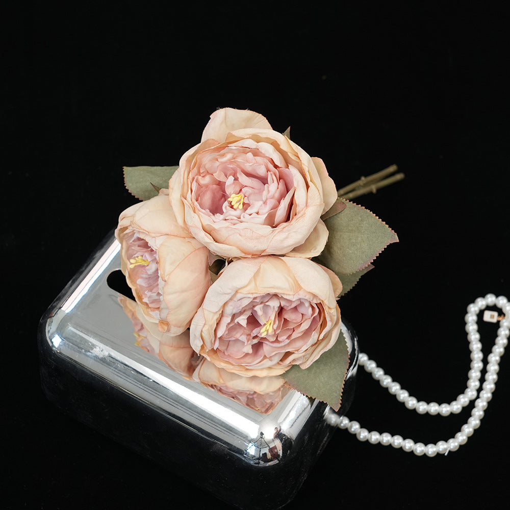 Elegante Blumenarrangement