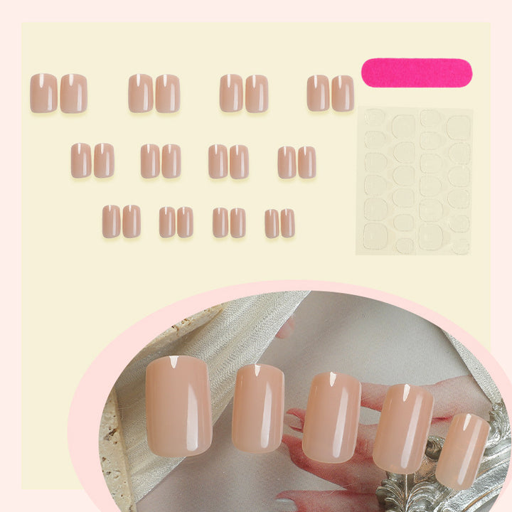 Kunstnagelset im eleganten Nude-Look Karnz