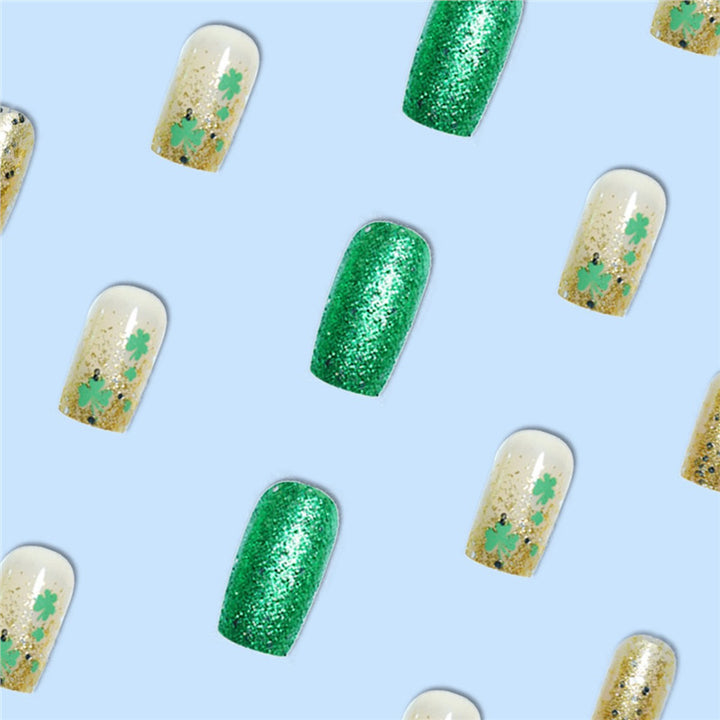 Glamouröser Festlicher Press-On Nagelset Karnz