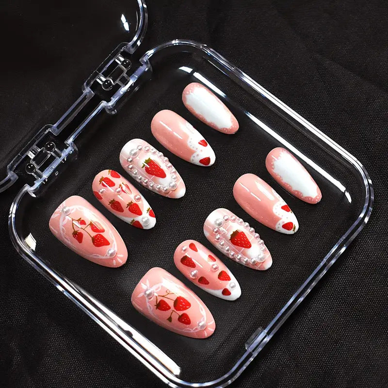 Künstlerisches Nageldesign Karnz