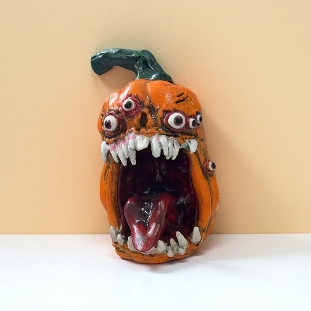 Gruselige Kürbisfigur Karnz