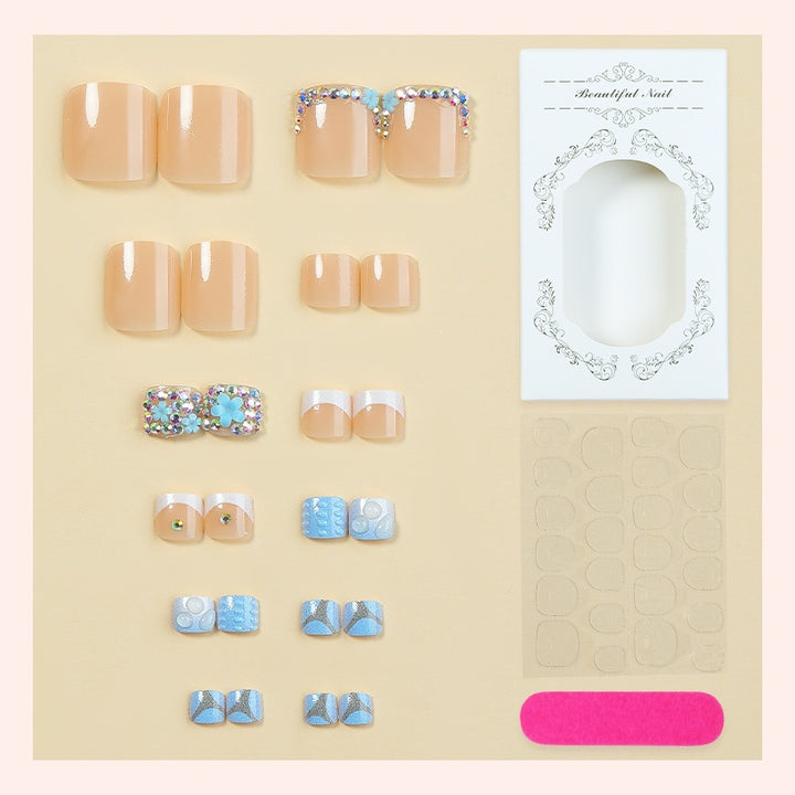 Kunstnagelset mit eleganten 3D-Verzierungen Karnz