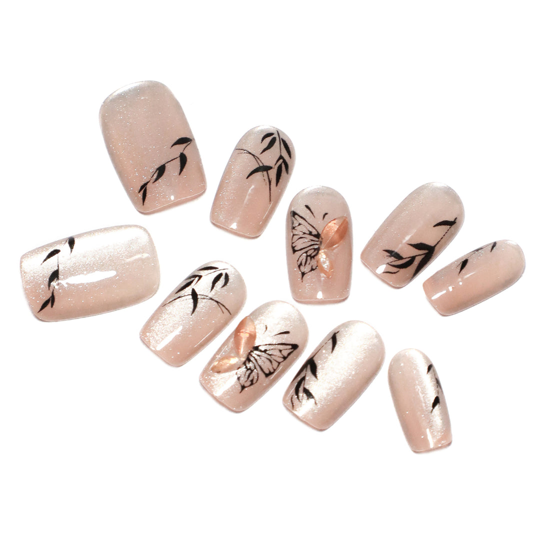 Künstliche Nagelverlängerungen mit floralem Butterfly-Design Karnz