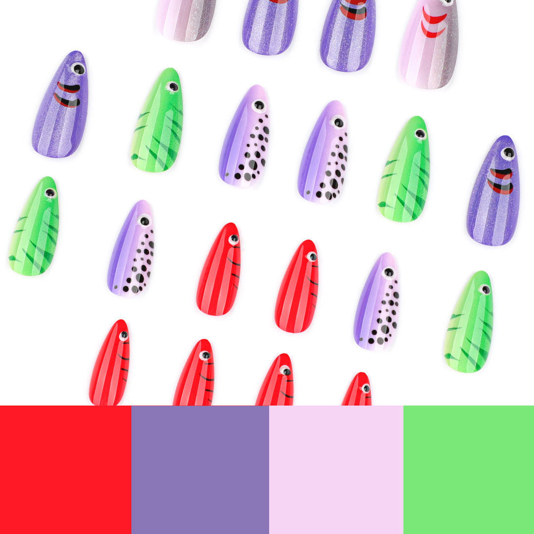 Kunstvolle Nagelverlängerungen mit verspieltem Fischdesign Karnz