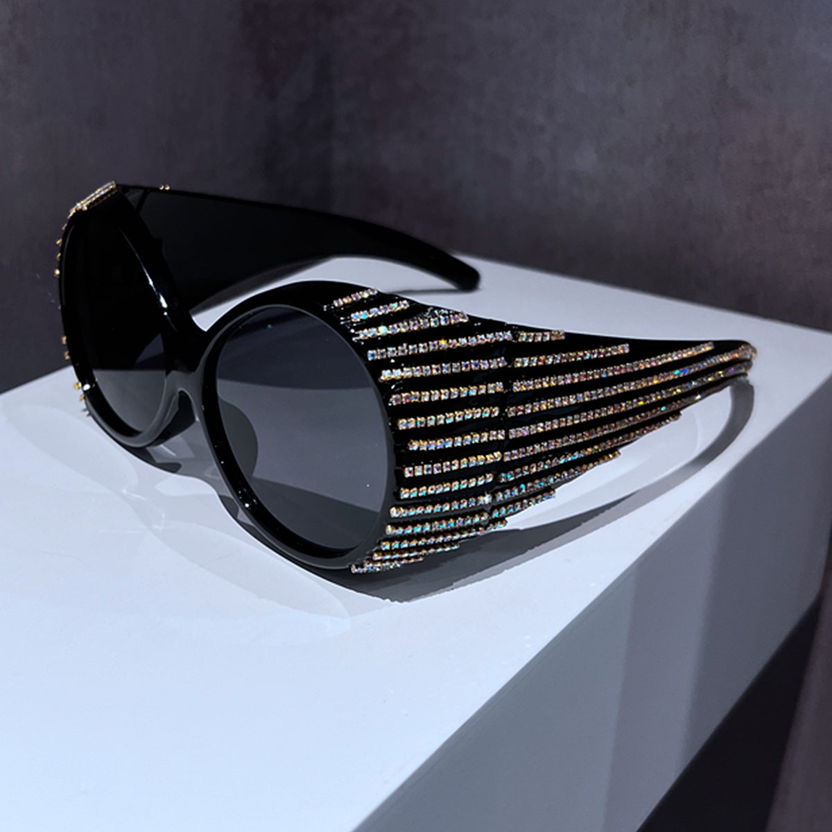 Damen Glamouröse Sonnenbrille mit funkelnden Kristallverzierungen Karnz