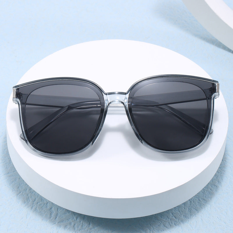 Damen stylische Sonnenbrille mit modischem Design Karnz