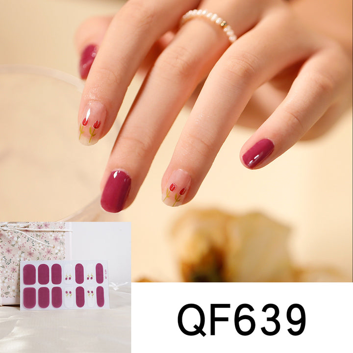 Künstliche Nagelgestaltung mit Herz-Motiv Karnz