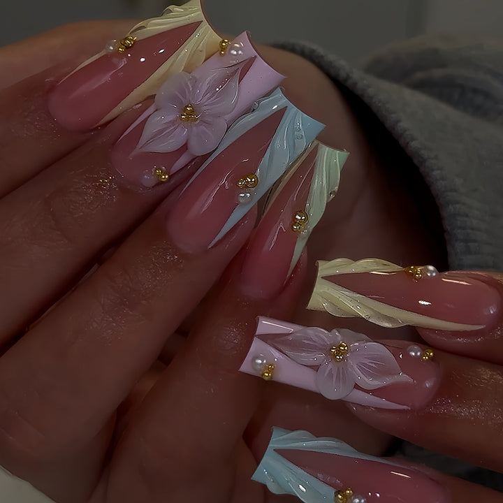 Florale Press-On Nagelverlängerungen Karnz