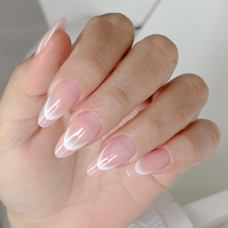 Künstlerisches glattes Press-On Nagelset Karnz