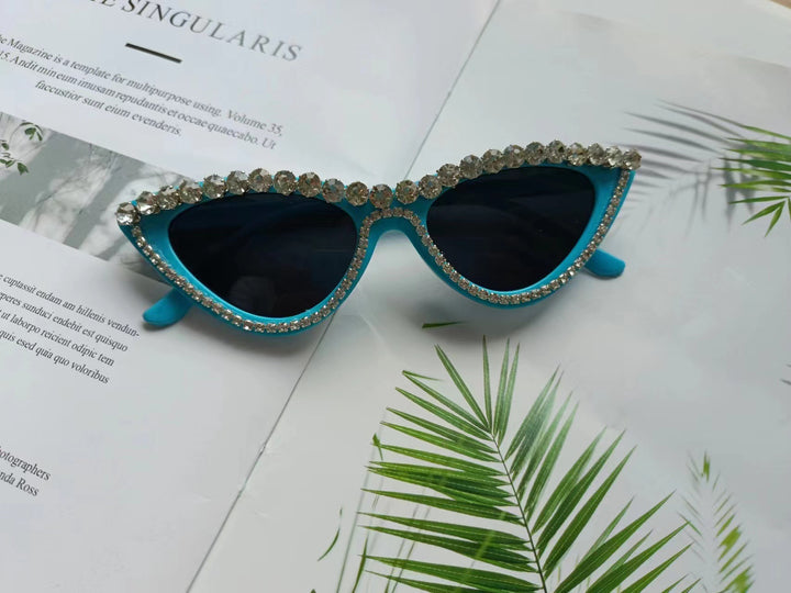 Damen Glamouröse Katzenaugen Sonnenbrille mit Strassbesatz Karnz