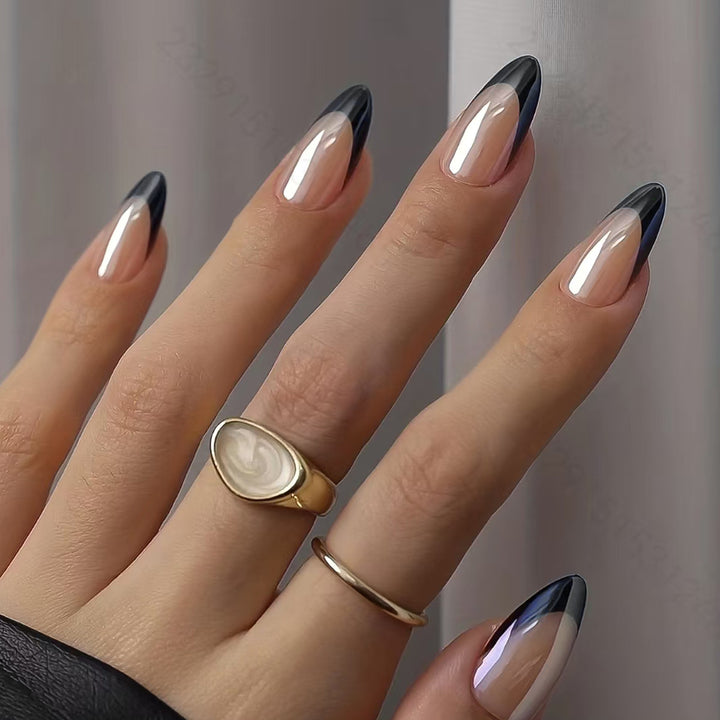 Stylische ovalen Nagelkunstverlängerungen Karnz