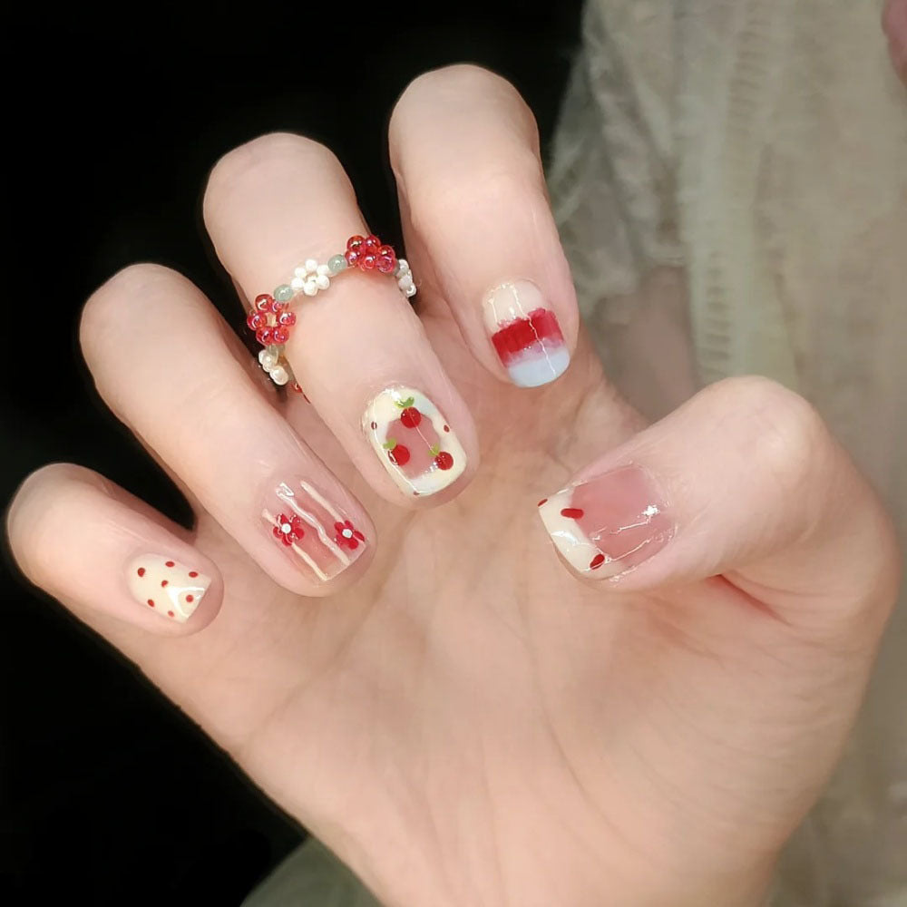 Dekorative Press-On Nagelkunst Karnz