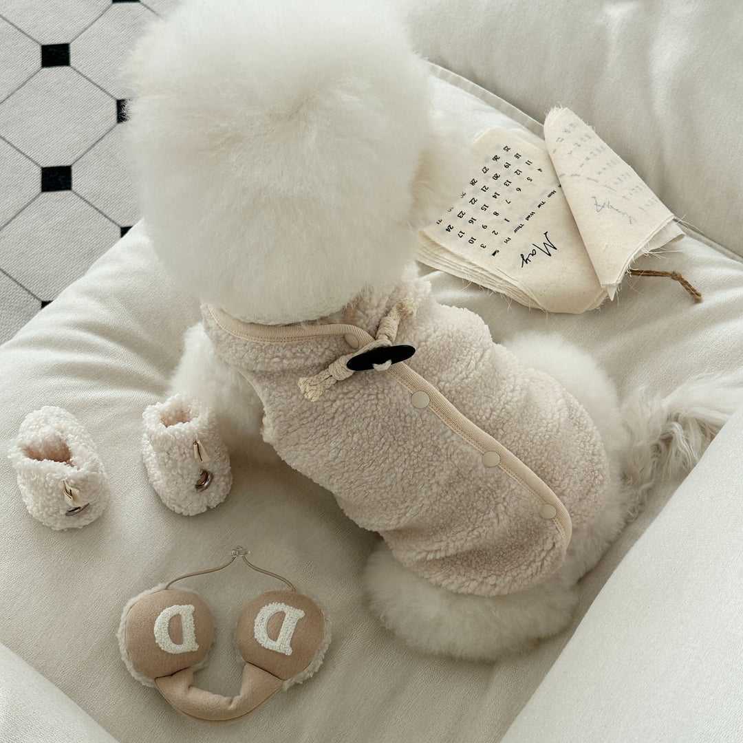 Sherpa-Fleece-Hundeweste mit Knopfverschluss und Harness-Schlitz