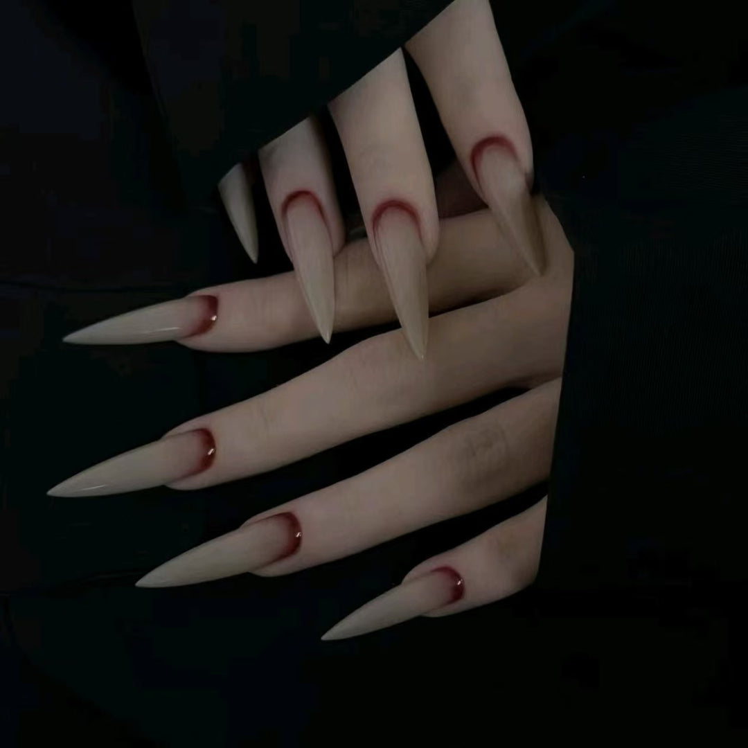 Stiletto-Nagelverlängerungen mit Ombre-Akzent Karnz