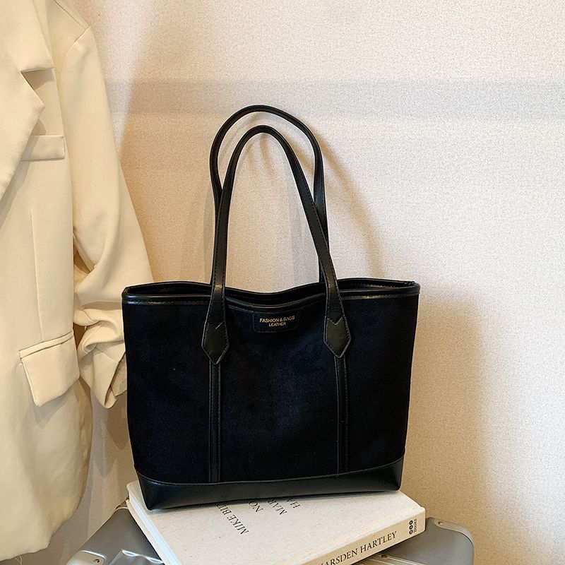Geräumige Wildleder-Tote-Tasche Karnz