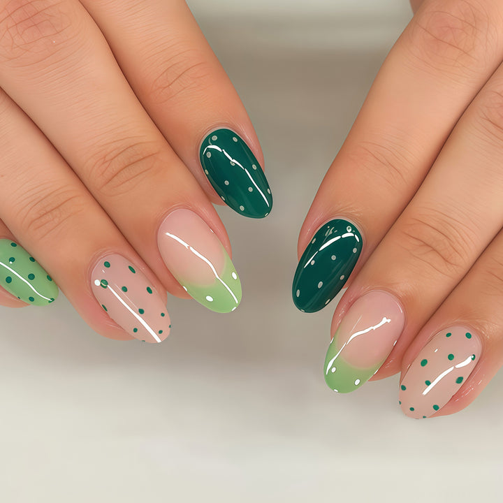 Verspielte Punkte Nagel-Wraps Karnz
