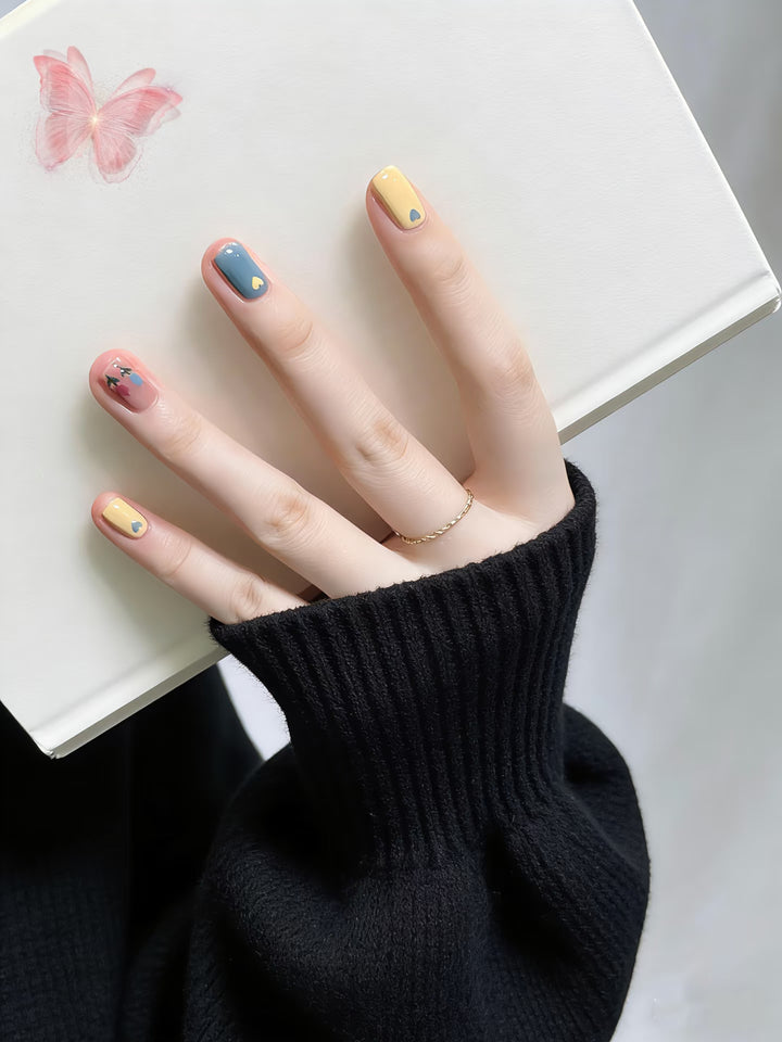 Künstlerisches Press-On-Nagelset mit Kreuz- und Ombre-Design