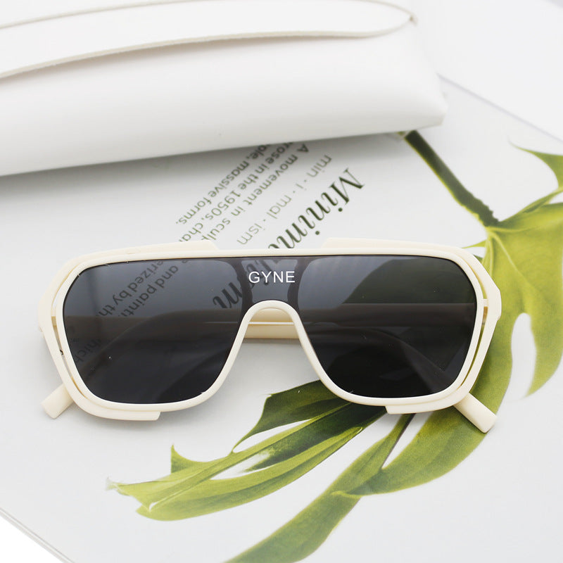 Damen Sportliche Sonnenbrille mit modernem Design Karnz