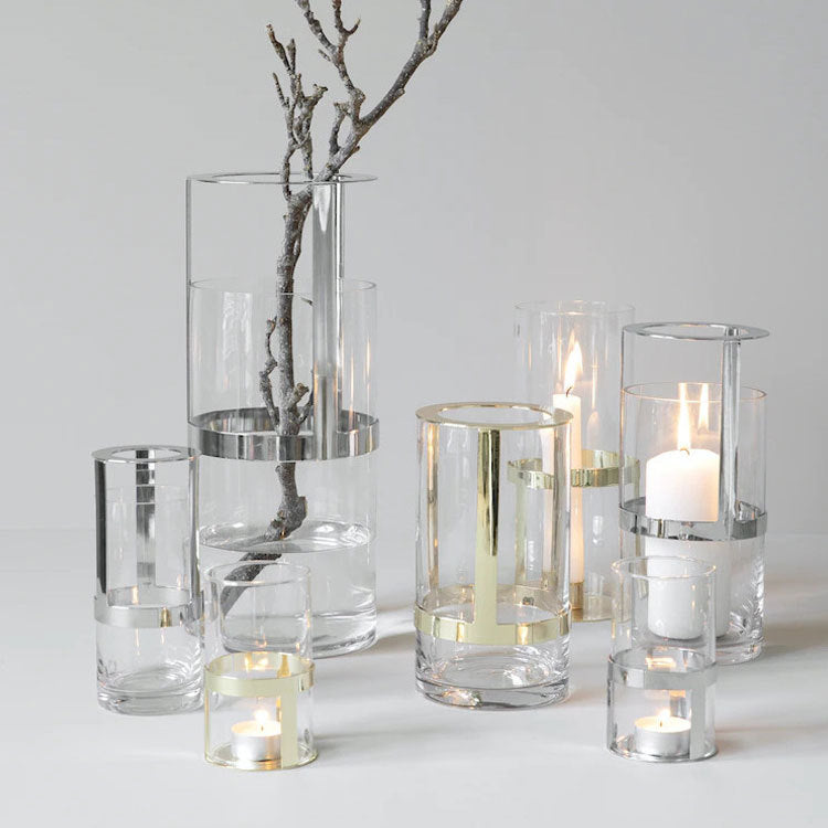 Eleganter Glas- und Goldkerzenhalter