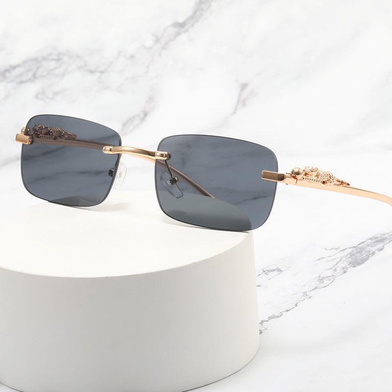 Damen Designer-Sonnenbrille mit feinem Metallrahmen und luxuriösen Details Karnz