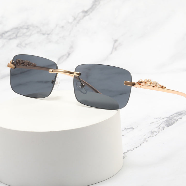 Damen Designer-Sonnenbrille mit feinem Metallrahmen und luxuriösen Details Karnz