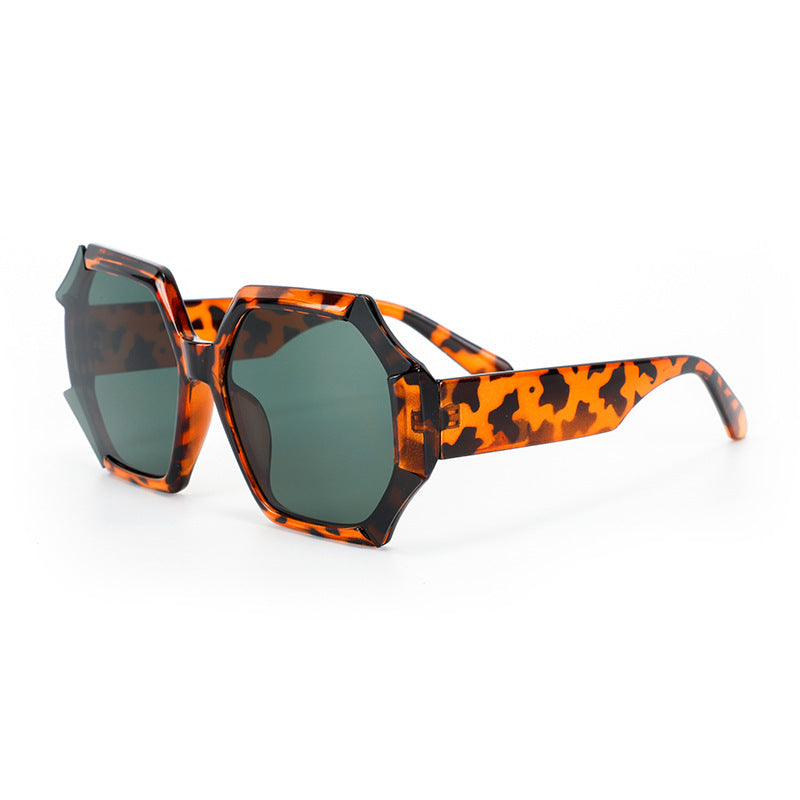 Damen modische Sonnenbrille mit facettiertem Rahmen Karnz