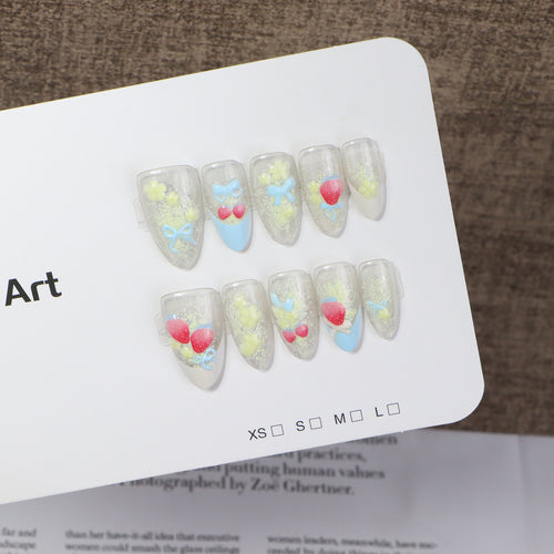 Verspieltes dekoratives Press-On-Nagelset Karnz