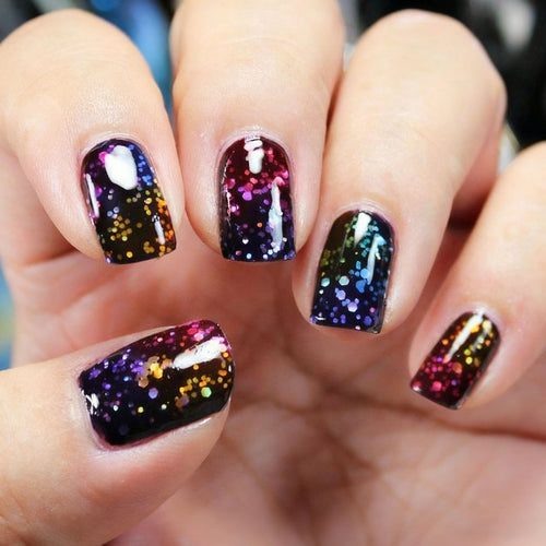 Funkelnde Kunstnägel mit Glittereffekt Karnz
