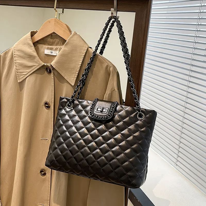 Gepolsterte Eleganz Handtasche Karnz