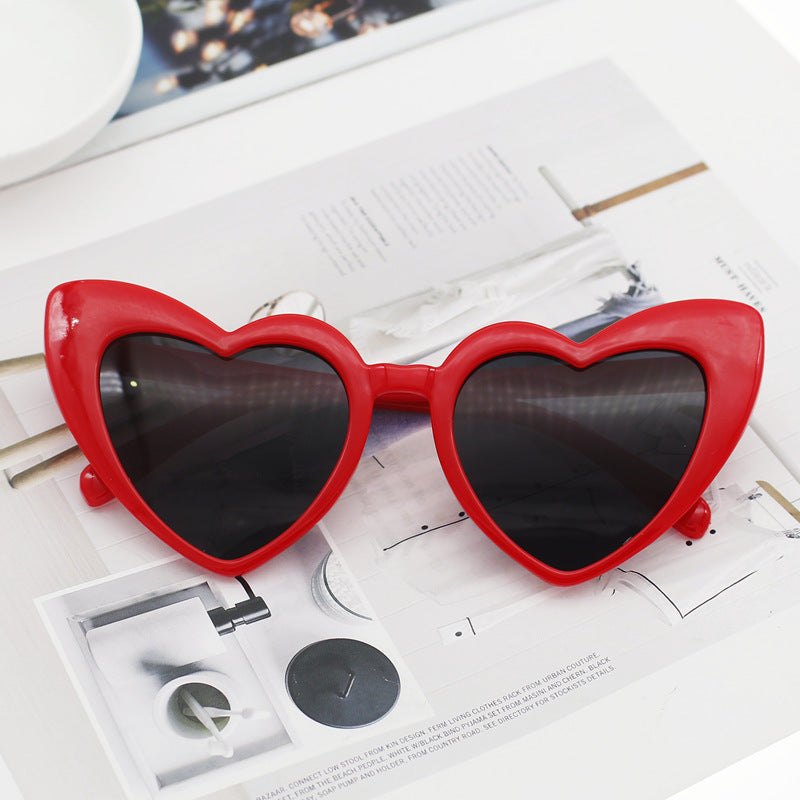 Damen Herzförmige Sonnenbrille mit glitzerndem Rahmen Karnz